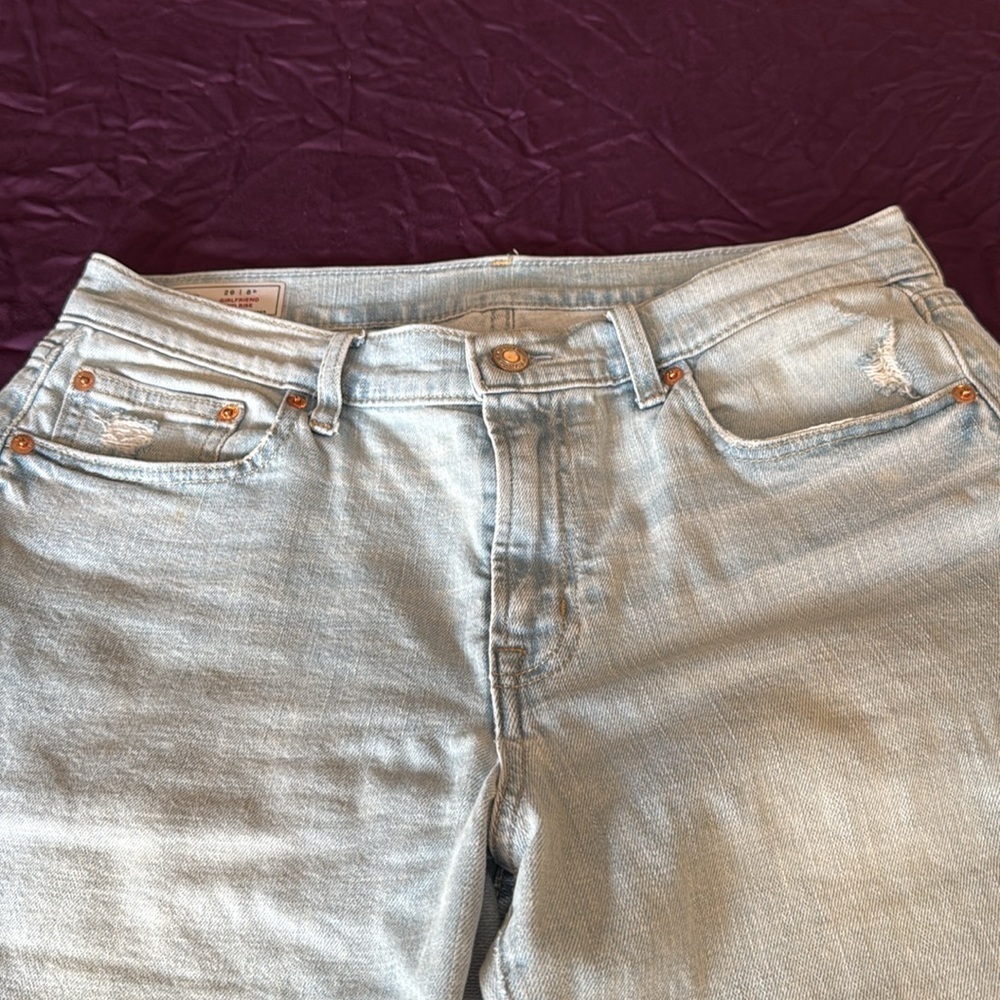 GAP Girlfriend Mid Rise Raw Hem Jeans Light Wash 29/8R - Picture 5 of 8